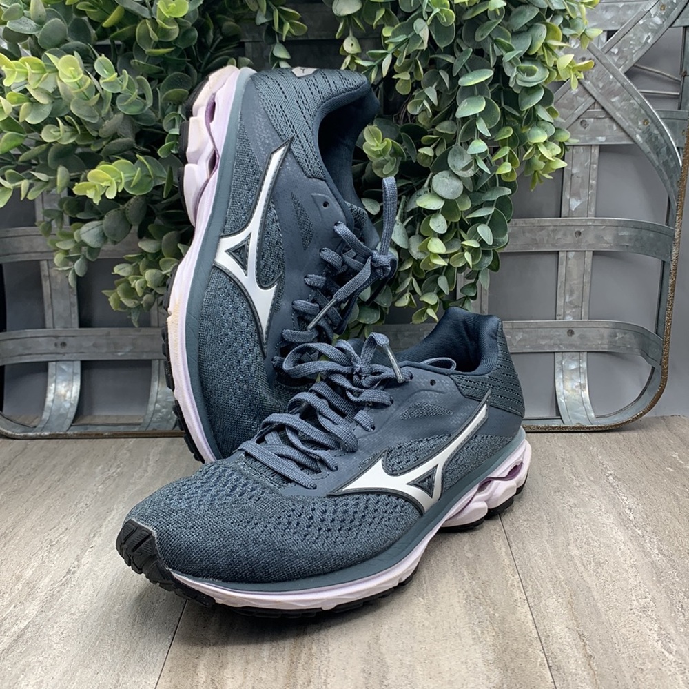 New -  Womens sz6.5 Mizuno Wave Rider Sneakers